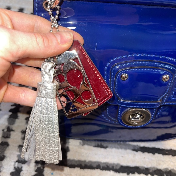 Coach Willis blue patent leather crossbody purse - Picture 14 of 14